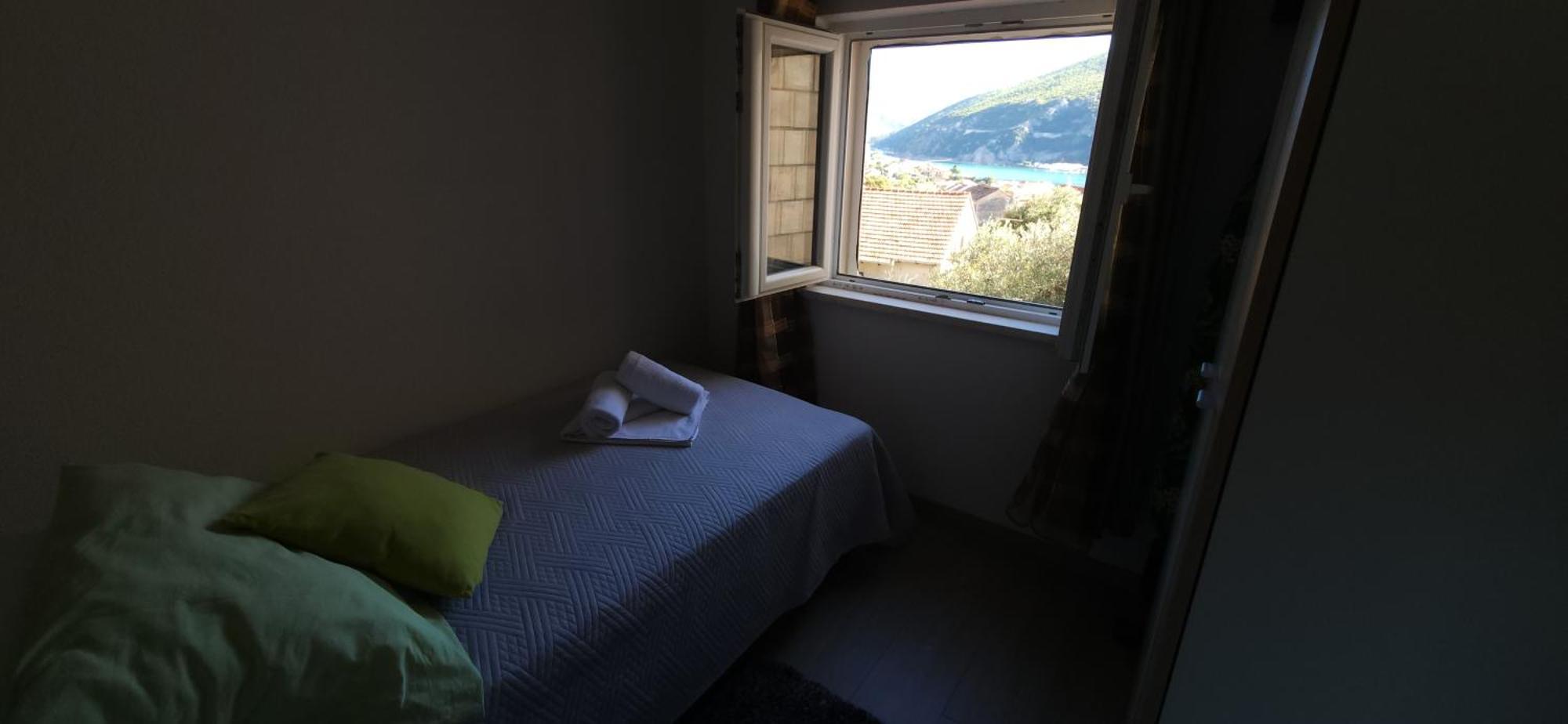 Tranquility And Nature In 4 Bedroom With Sea View Apartment Mokosica