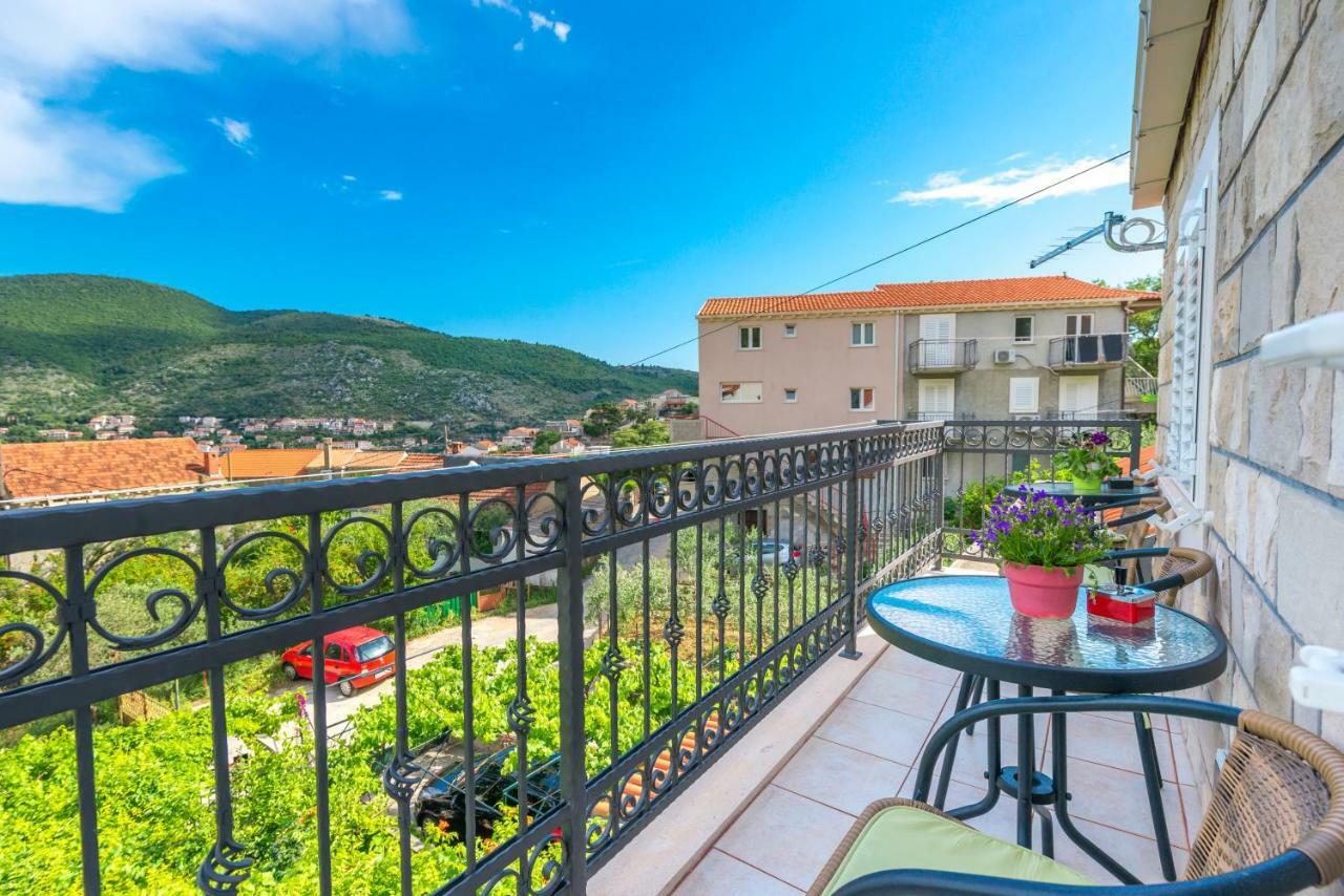 Tranquility And Nature In 4 Bedroom With Sea View Mokosica