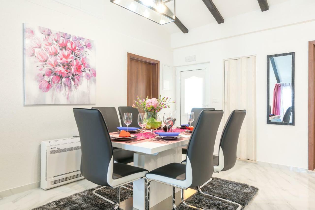 Tranquility And Nature In 4 Bedroom With Sea View